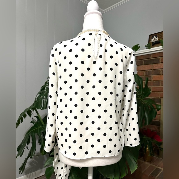 🛍️ Talbots cute blouse with excellent condition. - Picture 2 of 5